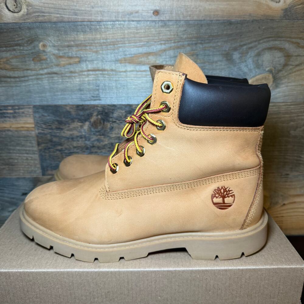 Timberland Classic Wheat 6 Inch Boots - Men's Size 8.5